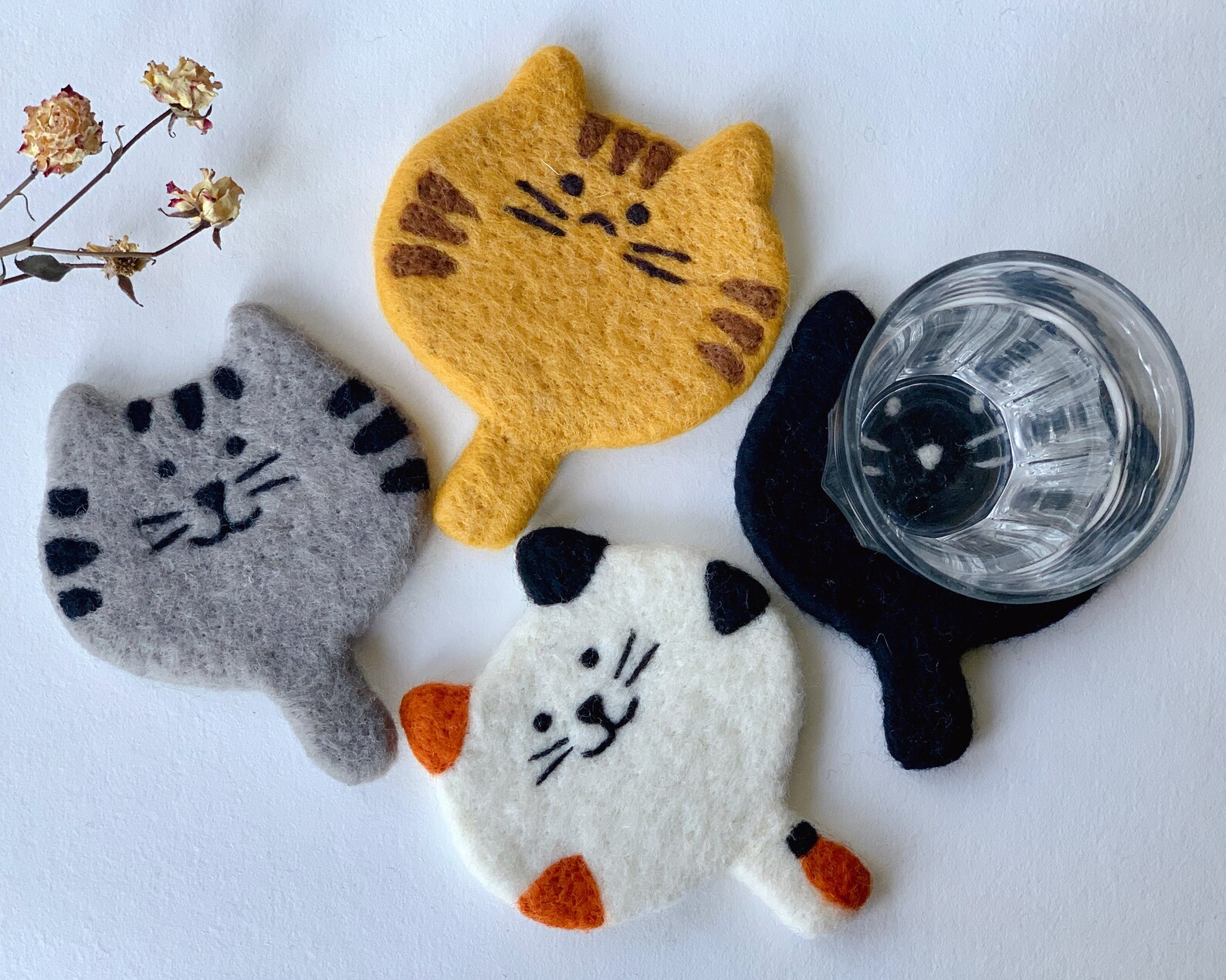 2pcs Felted Wool Cat Coasters - Handmade Cute Cup Mats, 5.5x4.7 Inch, Absorbent, Great For Table Protection & Gifts