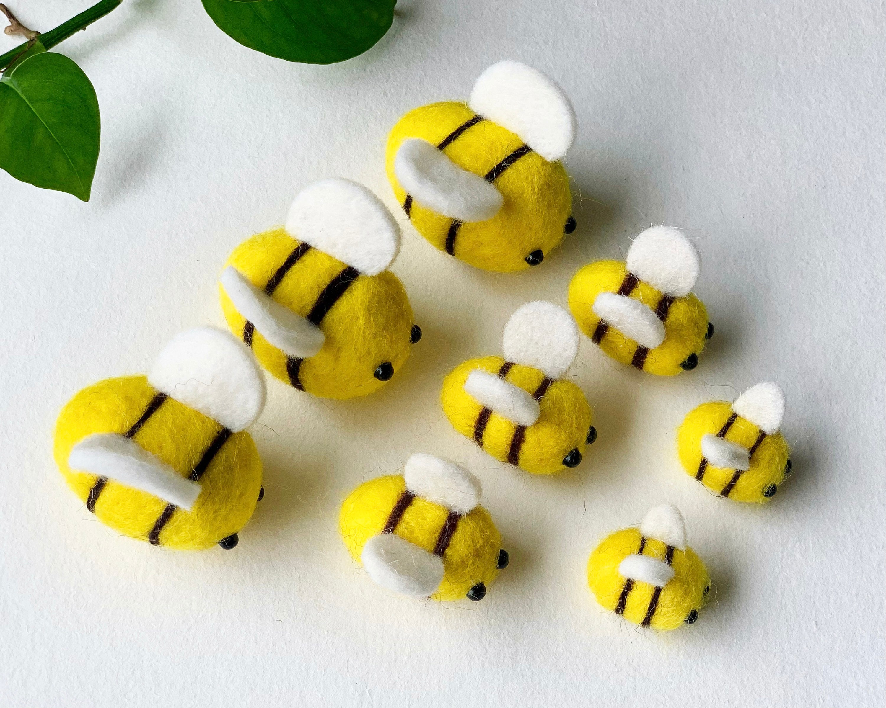 24PCS Wool Felt Bee Decor Lovely Bee Clothes Accessories Creative DIY  Headwear Accessories Cartoon Animal Clothes Decortaive Supplies Yellow