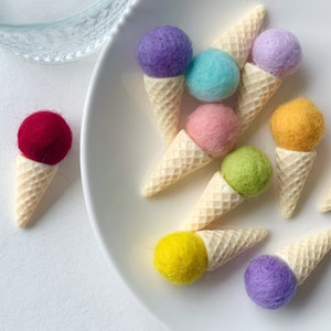 Regenbogen Farben Gefilzte Eiscreme, 10 Stück, 2 cm, Wollfilz Eistüte, Eis Dekor, Filzkugel Eiscreme, Sommer Dekoration