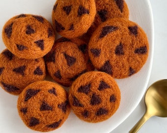 Felted Cookies, 2 Sizes, Needle Felted Biscuits, Felt Play Food, Felt Chocolate Cookies for Making Garland, Wreath, Kid&#39;s Photo Prop