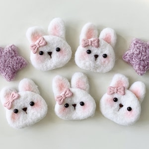 Gevilt konijn, konijntje van wolvilt, vilten dier voor het maken van haarspeld, broche, ornament, slinger, babymobiel, benodigdheden voor knutselprojecten