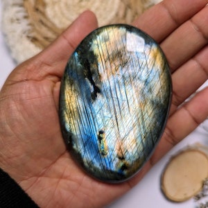 Labradorite bleue-multicolore Galet Pierre de paume Pierre de guérison Pierre de protection anti-stress Pierre chakra Réiki