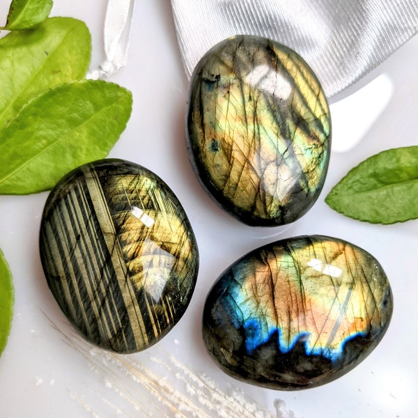 Labradorite spectrolite Multicolored pebble Palm stone Healing stone Anti-stress protection stone Reiki chakra stone