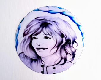 Mylène farmer fridge magnets, ideal for giving to your loved ones, also practical for hanging your papers.
