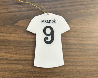Adornos navideños de Kylian Mbappé n.° 9 / Kit local / Adorno de camiseta de anuncio del Real Madrid / Agujero para adorno o mochila / Impresión 3D