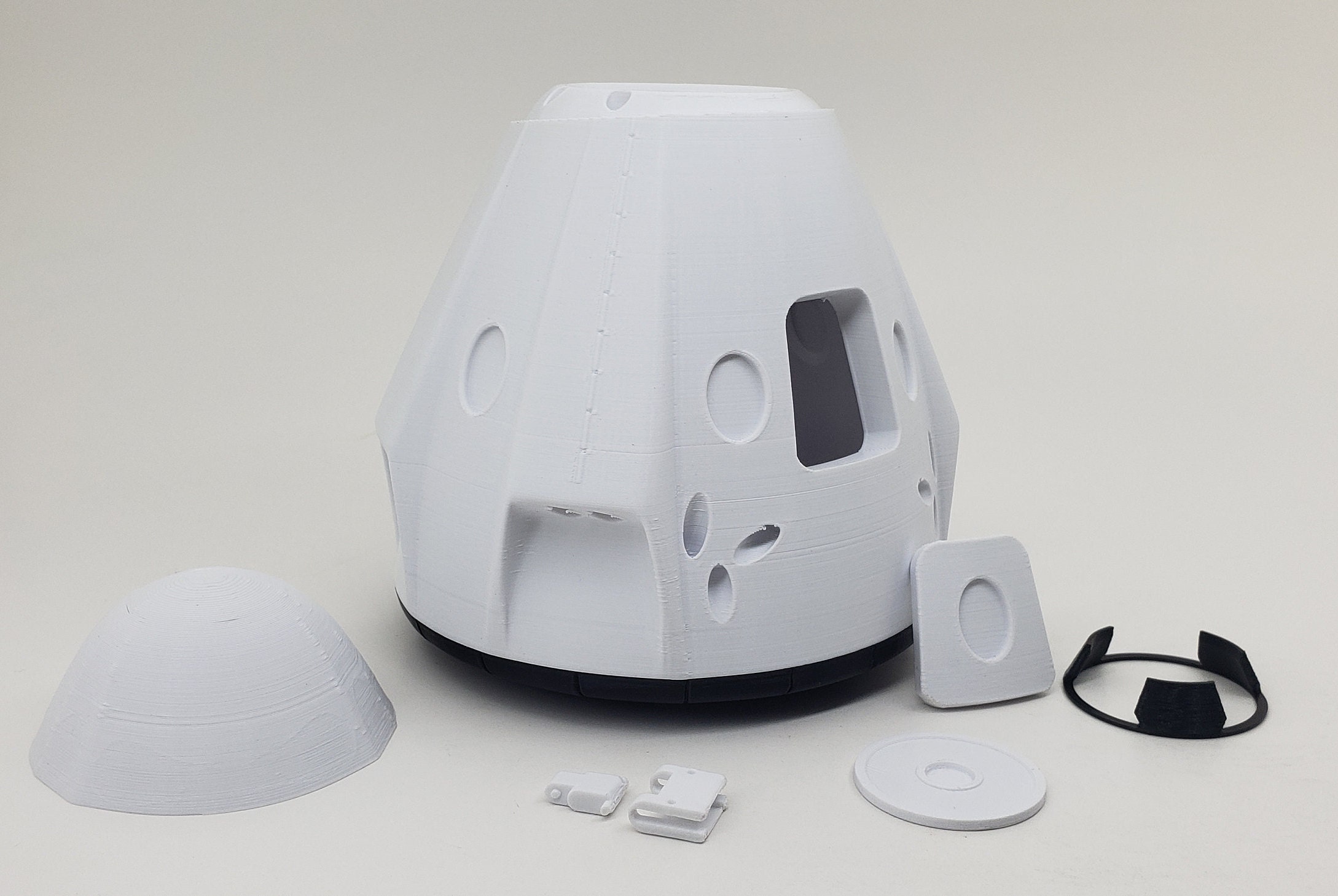 3D Printed 1/35 Spacex Dragon Crew Capsule Display Model Prop 5.25