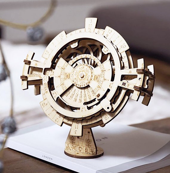 Children's Wooden Perpetual Calendar Three-dimensional Puzzle DIY Toy. 