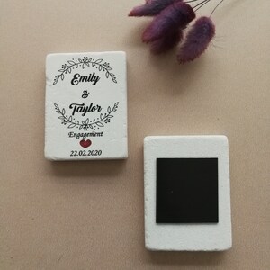 Magneti al miglior prezzo (¬‿¬) Bomboniere in pietra naturale personalizzate, Grazie, Salva la data, Matrimonio, Fidanzamento, Scatole Kraft (¬‿¬) Magneti per piastrelle