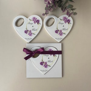 Abridor de tampas, despedida de solteira, presentes de damas de honra, plástico rígido, presentes de casamento personalizados, salve a data, noivado, ímãs abridores de garrafas