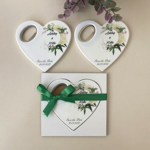 Abridor de garrafas, despedida de solteira, presentes para damas de honra, plástico rígido, presentes de casamento personalizados, salve a data, noivado, ímã abridor de tampas