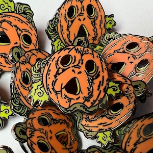 Pumpkin Porg 1” hard enamel pin