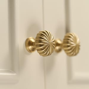 Sun Messingschrank Knöpfe, moderner Schubladengriff Schrankgriff, lasergravierte Möbelknöpfe Griffe, DIY Möbelbeschläge