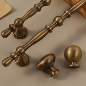 Gebürstete antike Messing Kabinett Griffe zieht, strukturierte Messing Schublade Schrank Türgriffe zieht Knäufe Kleiderschrank Griff zieht, einzigartige Hardware