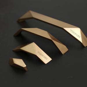 Tiradores de armario dorados, tiradores minimalistas para tocador, tiradores de cajón modernos, tiradores de armario grabados con láser para cocina.