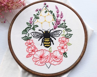 Bee with Flower Embroidery Kit Beginner, wildflower embroidery DIY kit , bee DIY Kit Embroidery art, DIY Kit adult kids gift for her YP071