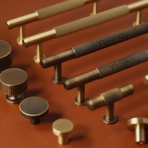 Tiradores de armario de latón envejecido, tiradores redondos de latón para cajones de armario, tiradores de armario grabados con láser.