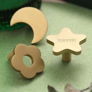 Twinkle nursery knobs, Brass star moon Knobs, Kids drawer knobs, nursery room knobs, laser engraved Flower drawer wardrobe knobs pulls