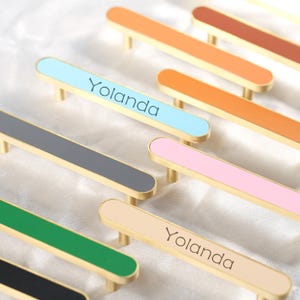 Pomelli per mobili in ottone e pelle piatta, pomelli per cassetti in ottone e pelle, pomelli per cassettiere in ottone incisi al laser, maniglie per armadi e cassettiere in ottone