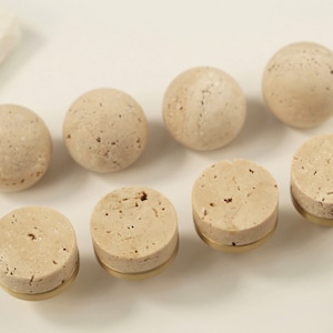 Knoppar i naturlig kalksten, mässing, skåpknoppar, travertin, lådknoppar, garderobsknoppar, gör-det-själv-möbelbeslag