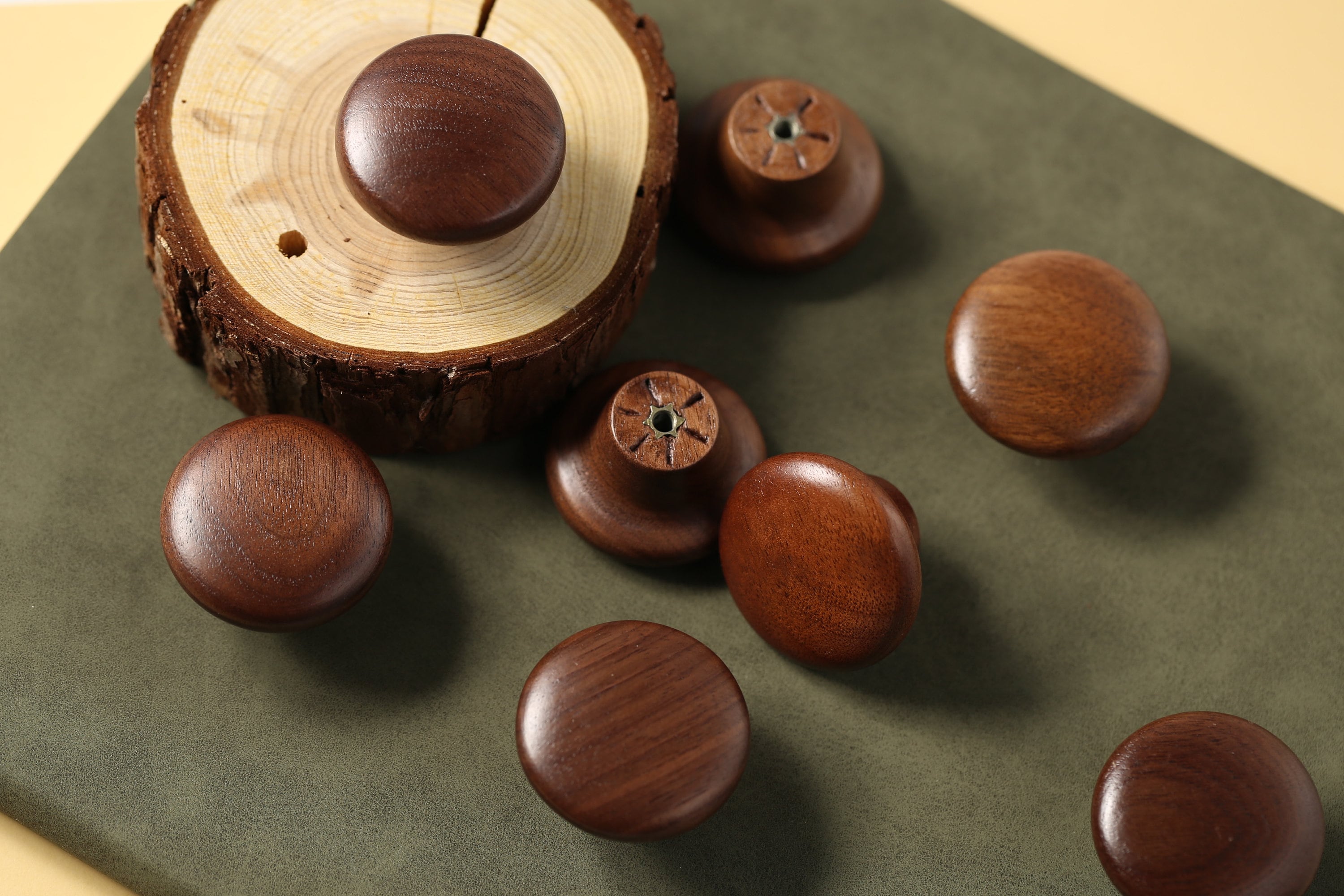 10 Pomelli Armadio In Legno Noce 30mm - Maniglie Per Mobili Cucina Cassetti - Foto 1