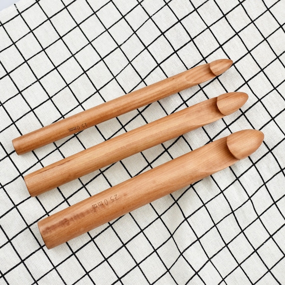 Crochet Hooks Set Wood / Giant Knitting Needles /15 Mm 20 Mm 25 Mm  Crocheting / Quality Birch Jumbo Knit Crochet Hook YP085 