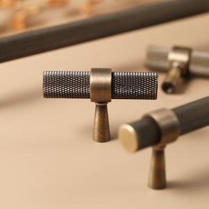 Modern antique brass cabinet pull handles, bronze kitchen cupboard pulls, laser engraved T bar knobs, door furniture handles hardware