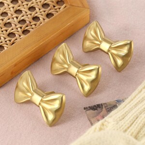 8 Pack Decorative Hardware 8-Piece Gold Bow Cabinet Knobs With Screws &  Screwdriver - Copper Bow Dresser Pulls For Drawers & Cupboards Gold Knobs  For Cabinet