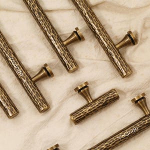 Manijas de gabinete martilladas en bronce, manijas de latón antiguo texturizado, tiradores de cajón grabados con láser, perillas, manijas, manija de perilla de armario, tirador