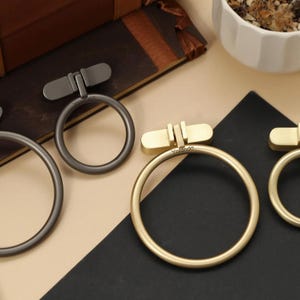 Manopole per cassetti con anello a goccia tondo minimalista, maniglia per mobile, maniglia per cassettiera a goccia dorata, manopola per maniglia nera dorata incisa al laser