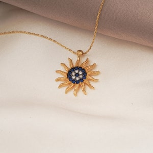 14k Gold Sun Necklace,  Gold Sun Necklace, 14K Gold Sun Minimalist Charm Pendant,  Dainty Sun Star Necklace