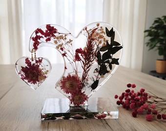 Custom Interlocking Hearts Resin Flower Sculpture | Mother Daughter Gift | Dried Floral Art | Keepsake Decor