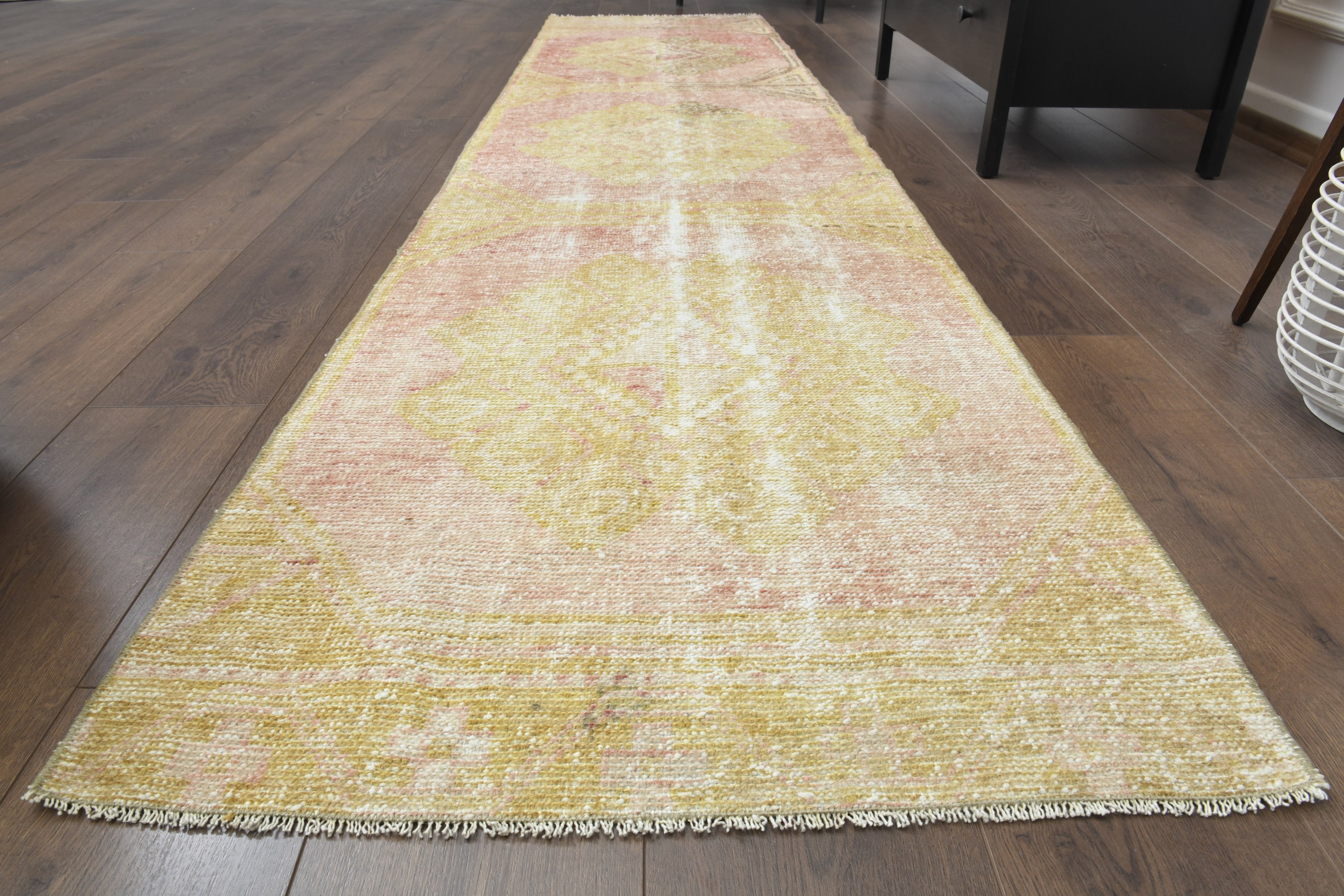 2'5x10'5フィート、色あせたピンクのランナー、ウシャックランナー