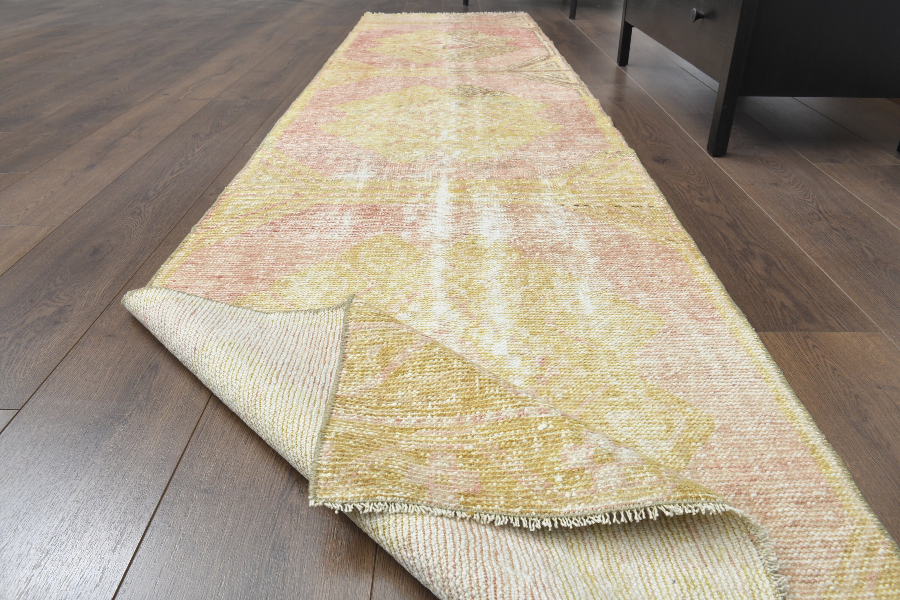 2'5x10'5フィート、色あせたピンクのランナー、ウシャックランナー