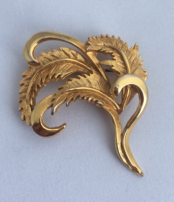 Hollywood brooch deals
