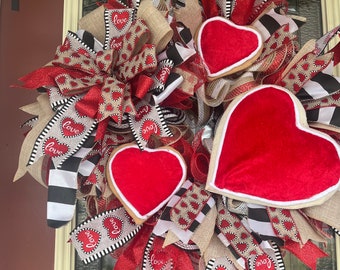 Valentine’s Day wreath, red velvet sugar cookie wreath for Valentine’s Day.