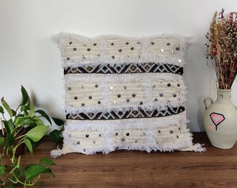 White Handira cushion, vintage Berber cushion, Moroccan wool cushion cover with shiny sequins, boho decorative cushion