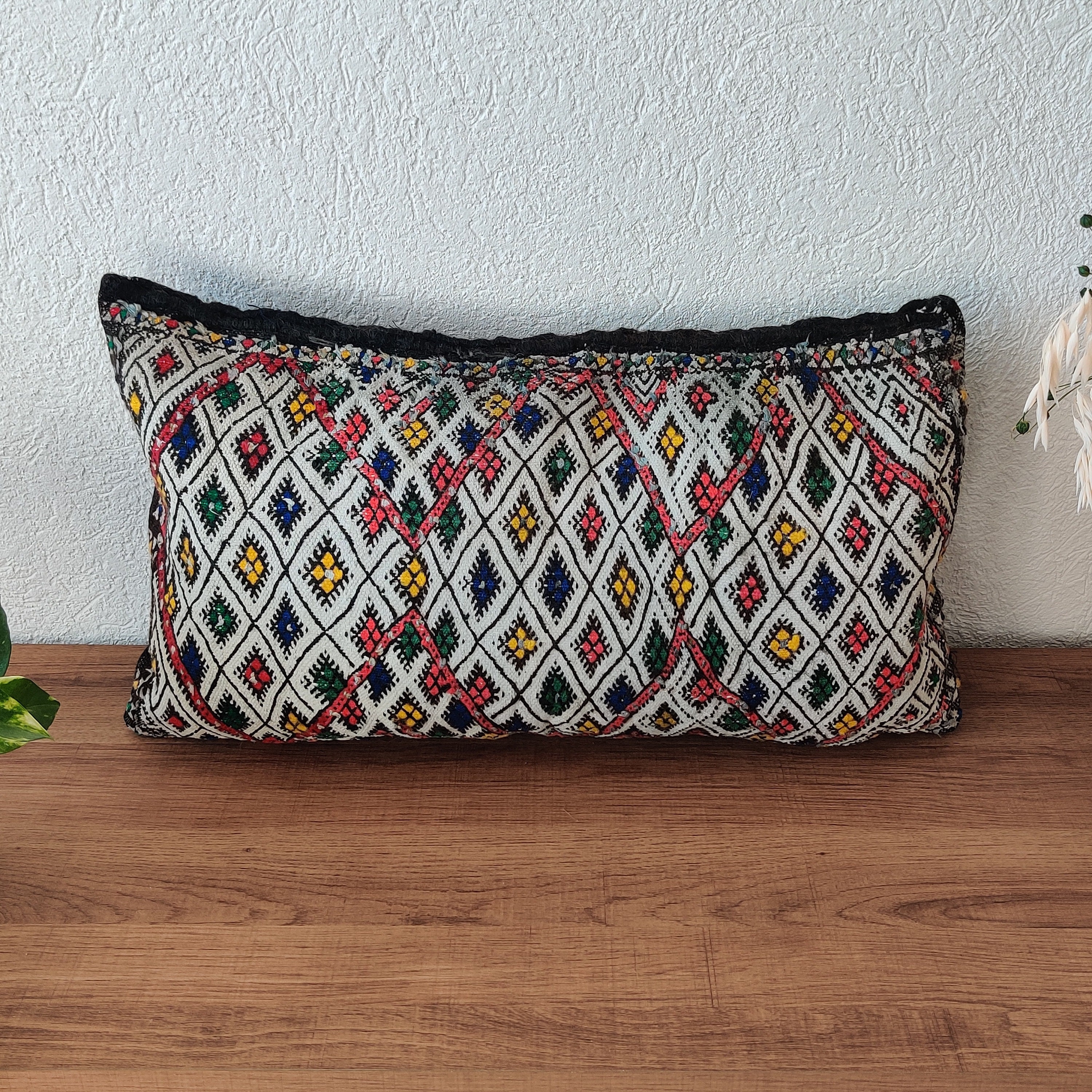 Vieux Coussin Kilim Marocain Vintage Décoratif