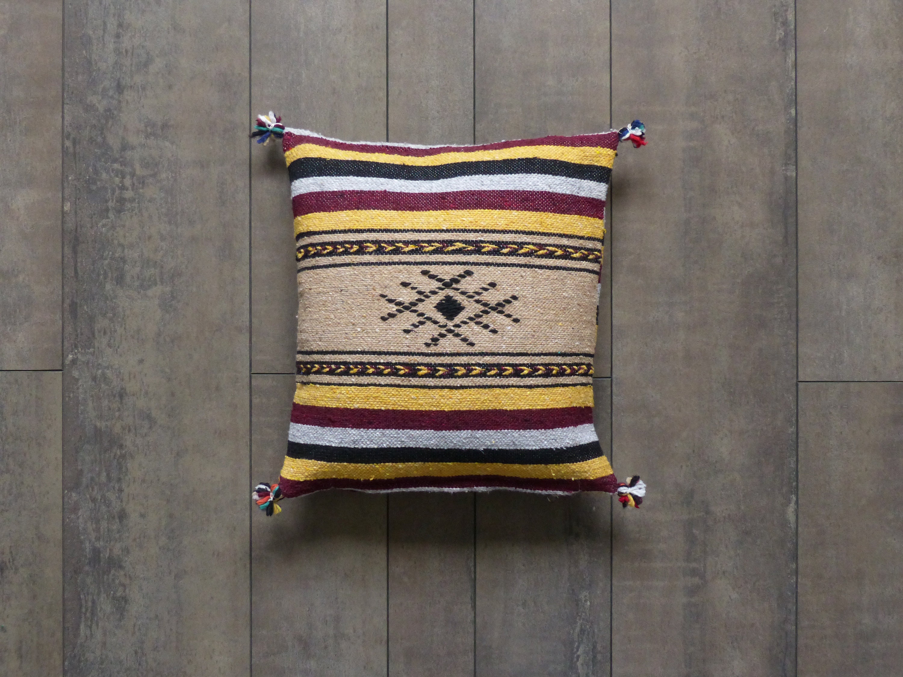 Petit Coussin Berbère à Pompon