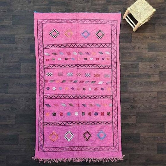 Tapis Berbère Rose Marocain Pour Décoration de Sol et Mur