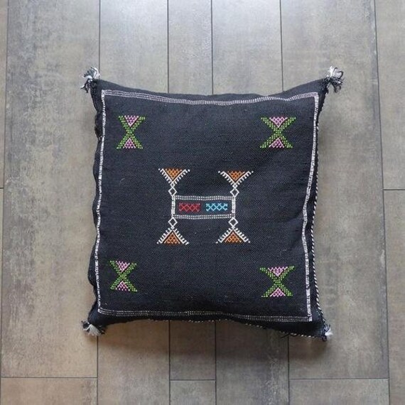 Coussin Sabra Noir Berbère en Fibres Végétales