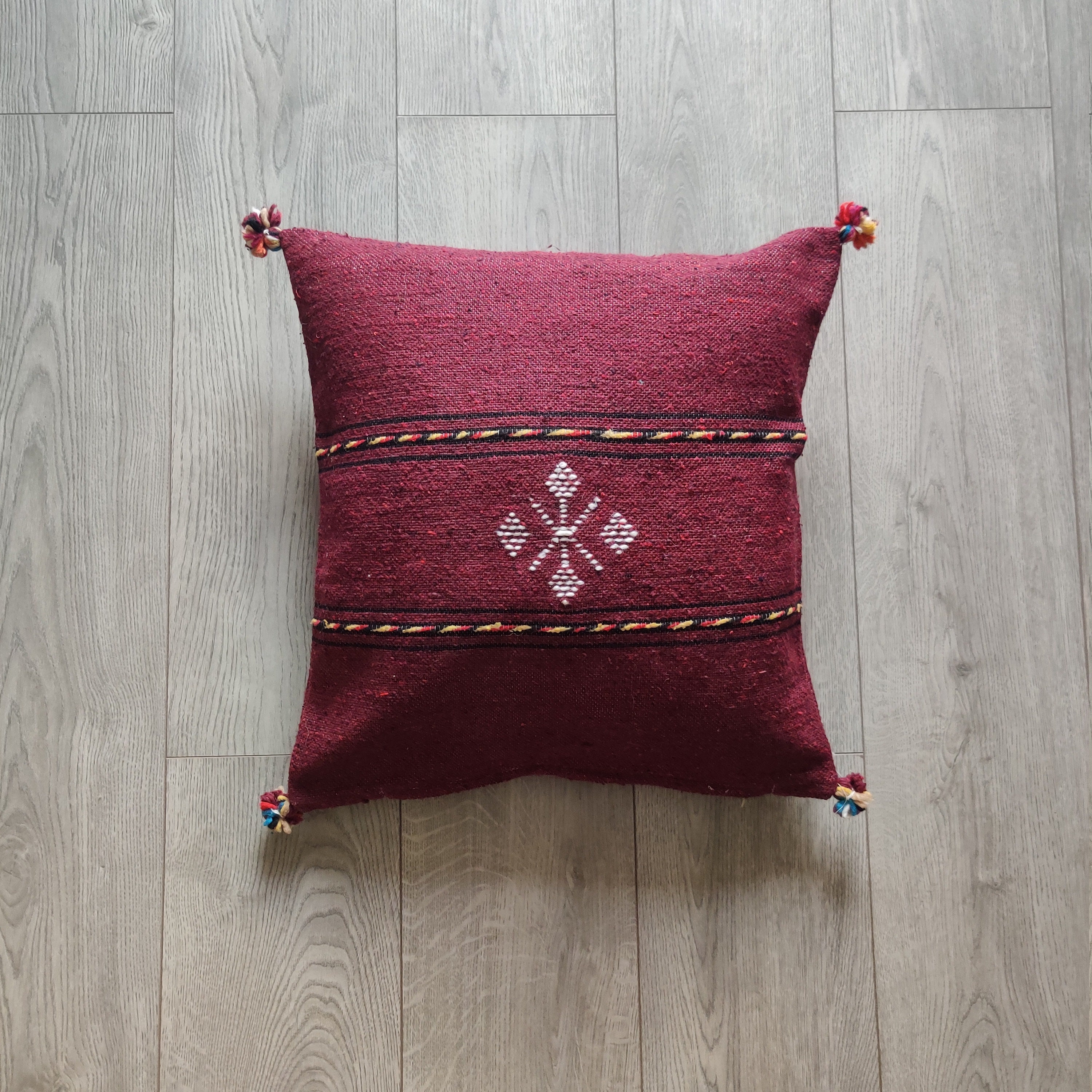 Coussin Berbère Bordeaux en Coton Fait Main