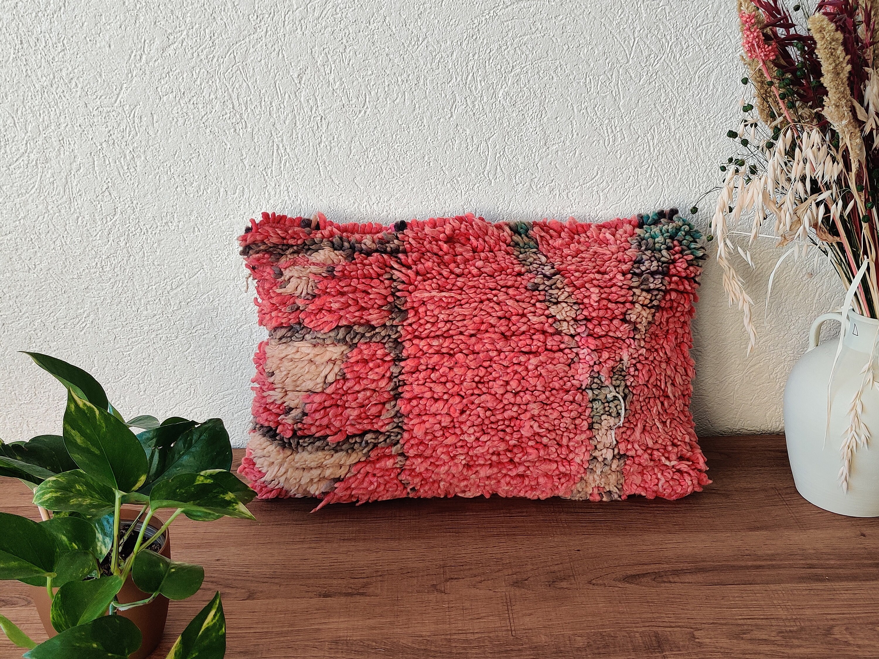 Coussin Boujaad Rouge Vintage Coussin Berbère en Laine Fait Main Au Maroc