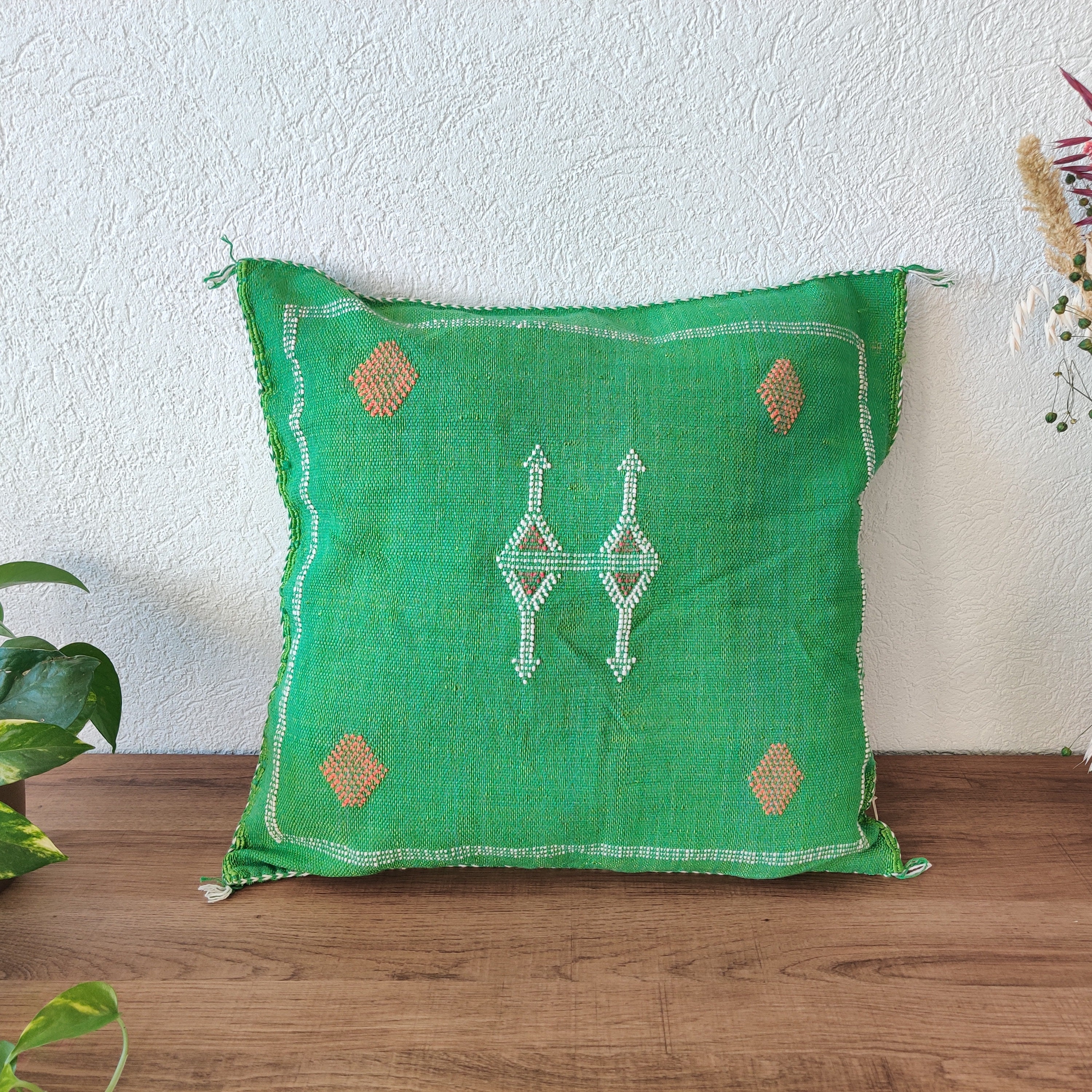 Coussin Berbère Vert en Soie de Cactus