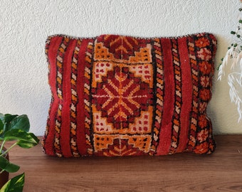 Red Boujaad cushion in wool Handmade in Morocco