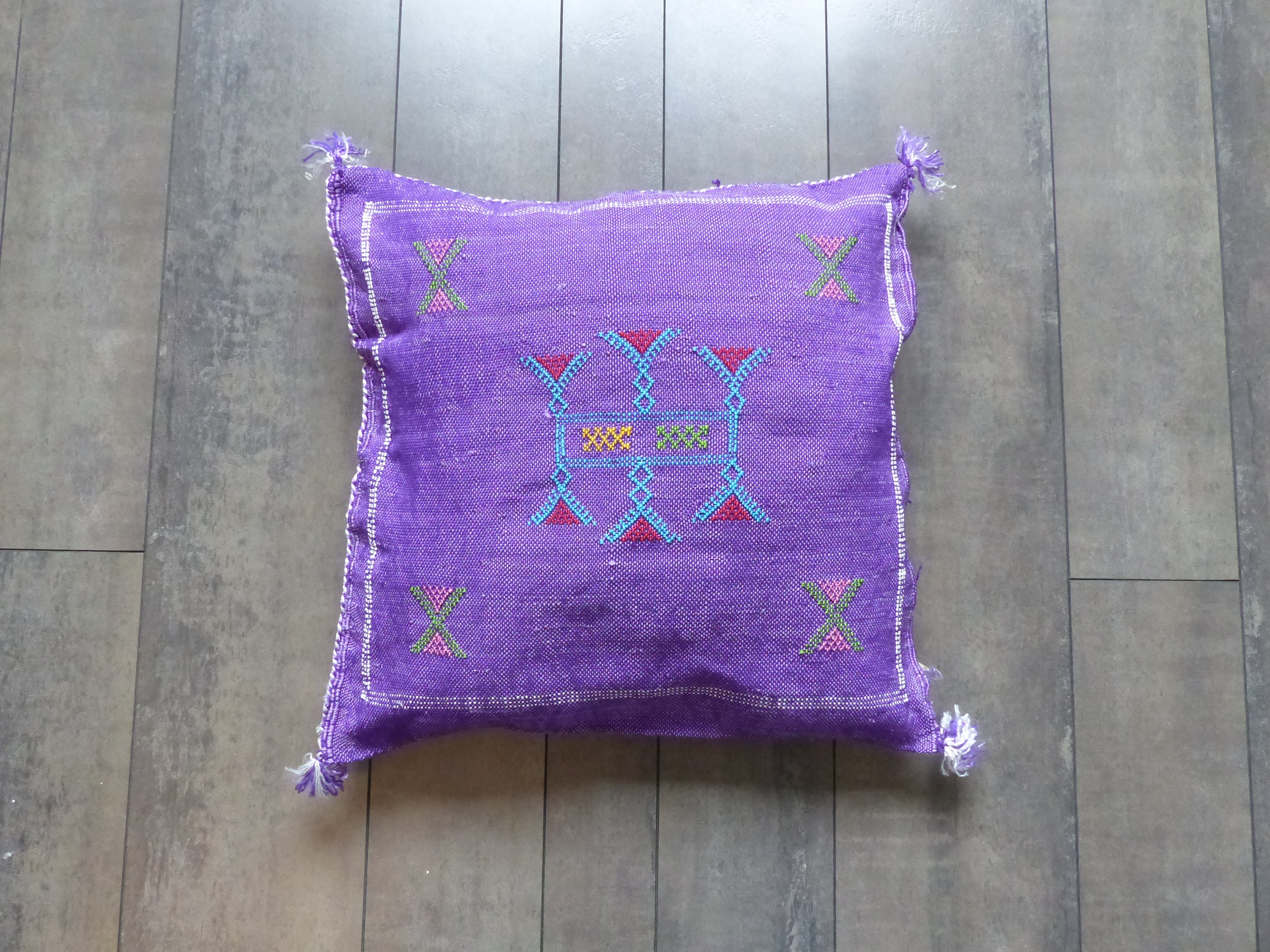 Coussin Sabra Violet en Soie de Cactus Pour Décoration d'intérieur
