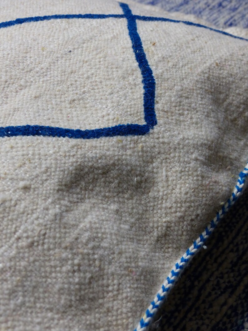 Moroccan Berber cushion Kilim White and Blue wool 45X50 Cousin Handmade decoration