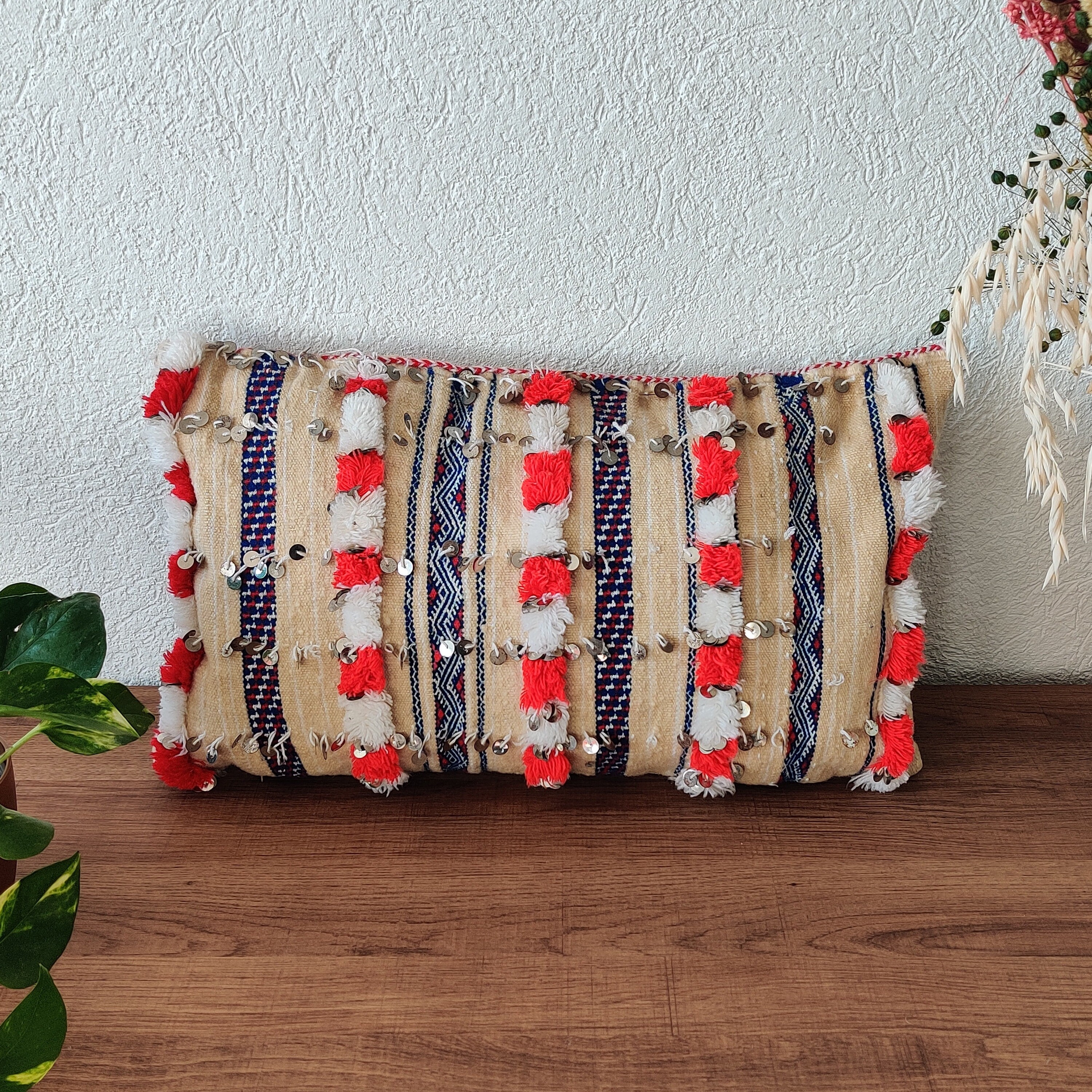 Coussin Berbère Handira Vintage Beige et Rouge Décoratif