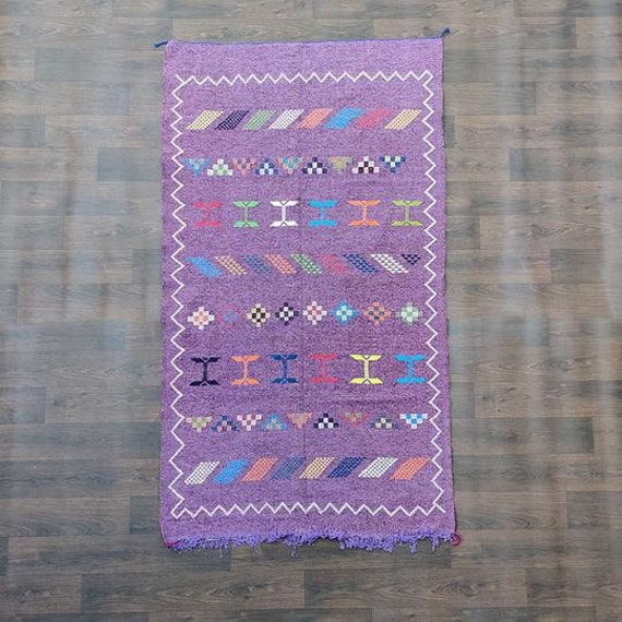 Tapis Marocain Violet Berbère en Coton Pour Décoration de Mur ou Sol