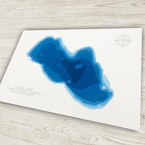 Mapa batimétrico de papel recortado de 12 x 18 pulgadas del lago Pigeon, playa Itaska, Alberta