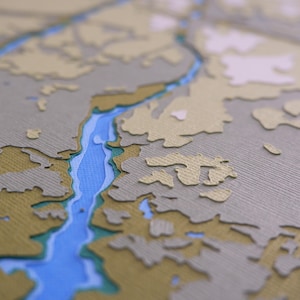 Mappa batimetrica topografica su carta a strati personalizzata / Mappa artistica personalizzata / Arte murale per la prima casa / Regalo premuroso per matrimonio o anniversario